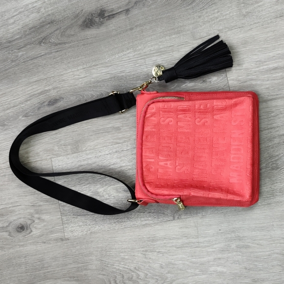 Steve Madden Handbags - NWOT Steve Madden Coral Crossbody Bag